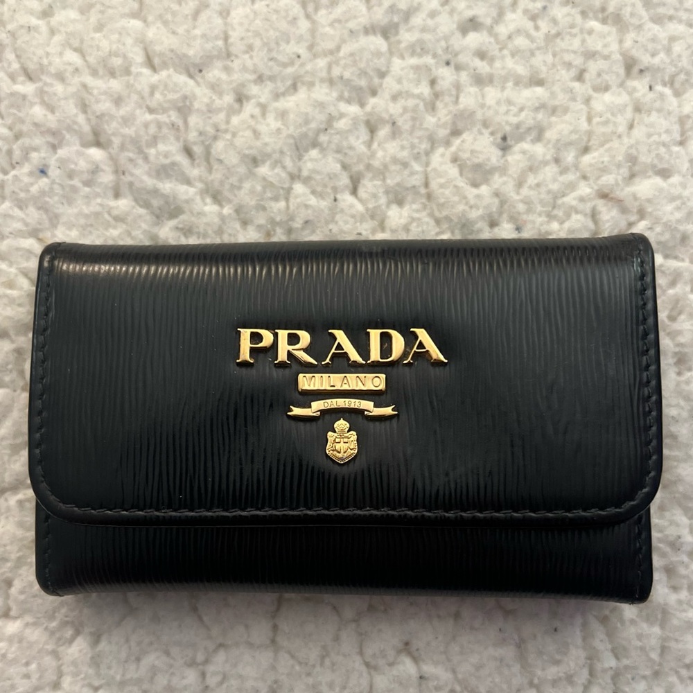 Authentuc Prada 6 key rings holder